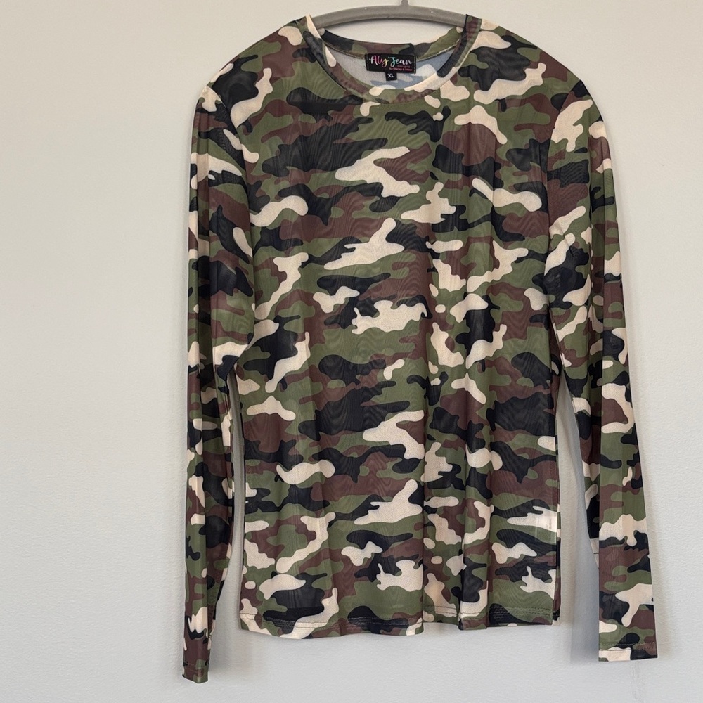 Camo Long Sleeve Mesh Tee thumb holes
